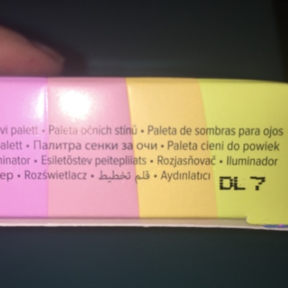 1 LEFT! TOO FACED LIFES A FESTIVAL SHADOW PALETTE - Picture 5 of 6